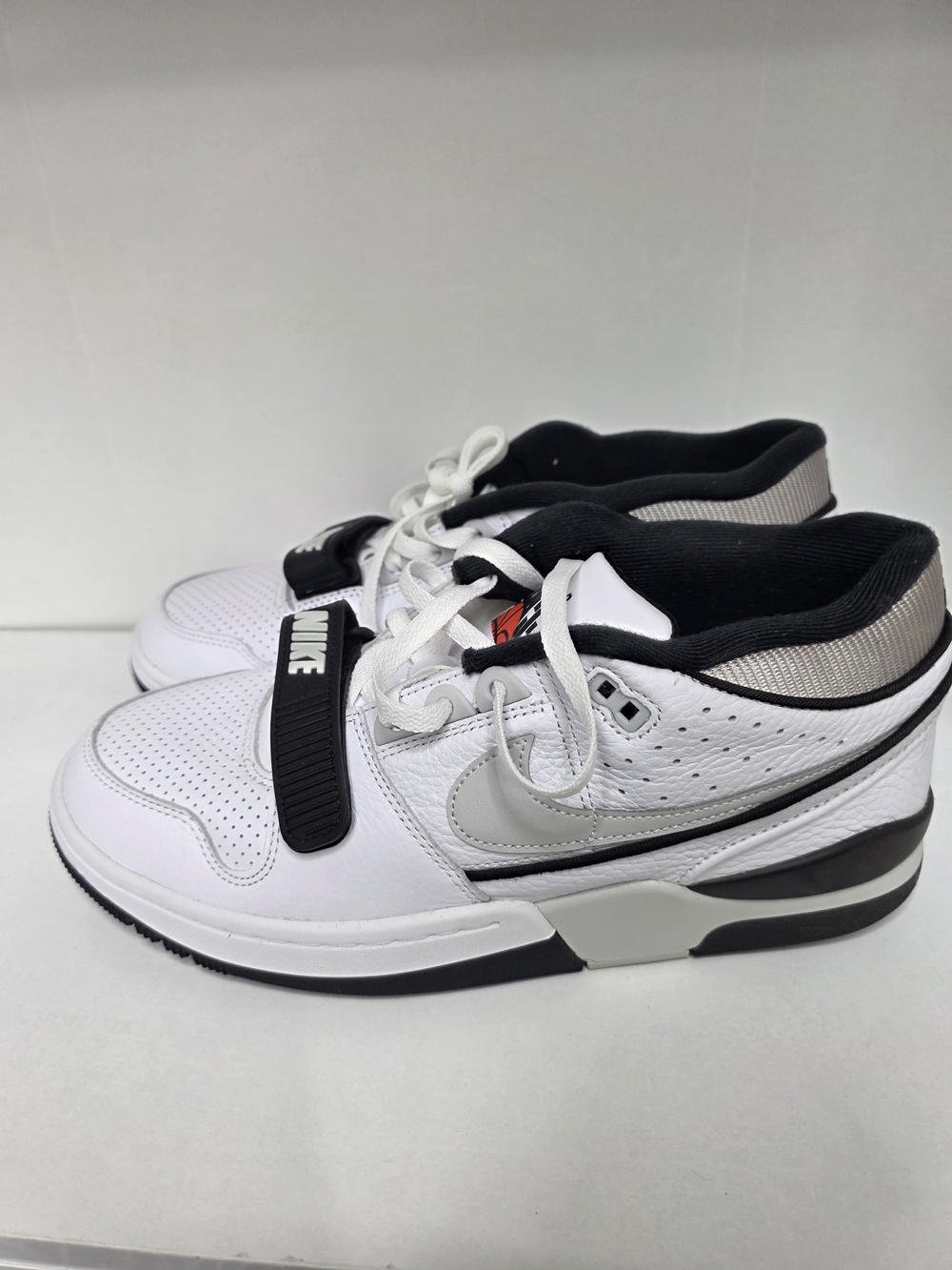 Nike Air Alpha Force 88 DZ4627-101 LoNike Men’s White and Black Low-Top Sneakers